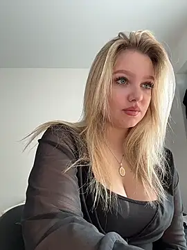 bettyloveu online show from May 8, 4:07 am