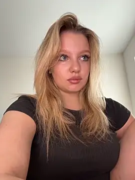 bettyloveu online show from May 13, 4:10 am