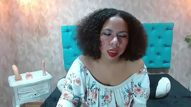 KeniaLovex online show from May 2, 11:43 pm