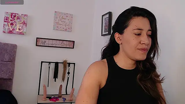 Snapshot of violeta_scott chatting on April 2, 2:15 pm violeta scott online show from April 2, 2:15 pm