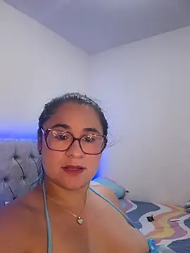 estrellajunior online show from April 4, 1:48 am