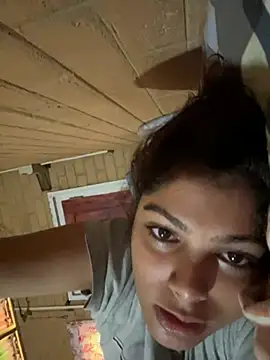 Snapshot of Snowygirl11 chatting on June 4, 5:57 am Snowygirl11 online show from June 4, 5:57 am