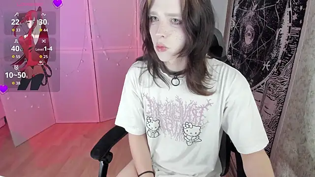 Snapshot of Simochka_w chatting on June 17, 4:37 am Simochka w online show from June 17, 4:37 am