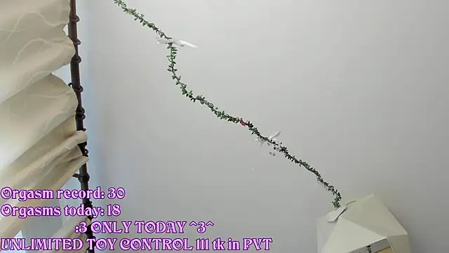 RileyNymph online show from May 21, 3:24 am