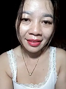 Snapshot of Yiyi102300 chatting on April 19, 7:27 pm Yiyi102300 online show from April 19, 7:27 pm