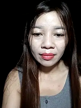 Snapshot of Yiyi102300 chatting on April 26, 11:02 pm Yiyi102300 online show from April 26, 11:02 pm