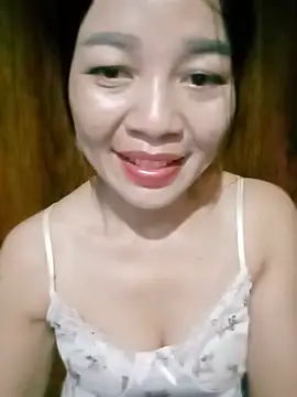 Snapshot of Yiyi102300 chatting on May 27, 1:57 am Yiyi102300 online show from May 27, 1:57 am