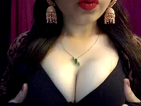 Snapshot of nadia_doll69 chatting on May 29, 6:39 pm nadia doll69 online show from May 29, 6:39 pm