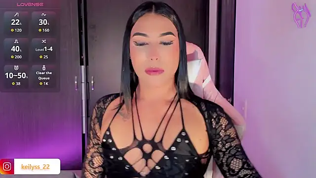 Snapshot of keilyss__ chatting on April 12, 1:32 am keilyss online show from April 12, 1:32 am