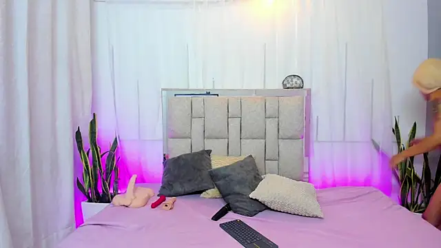 Cherry Scarlet  online show from May 22, 11:32 pm
