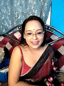 Snapshot of hornyrosy321 chatting on April 1, 5:43 pm hornyrosy321 online show from April 1, 5:43 pm