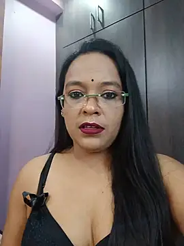 Snapshot of hornyrosy321 chatting on May 16, 5:45 pm hornyrosy321 online show from May 16, 5:45 pm