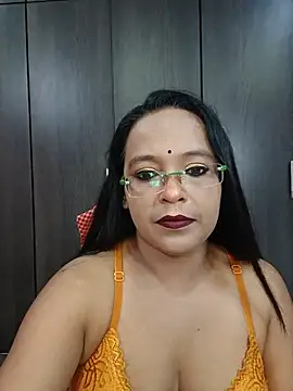 Snapshot of hornyrosy321 chatting on May 29, 5:22 pm hornyrosy321 online show from May 29, 5:22 pm