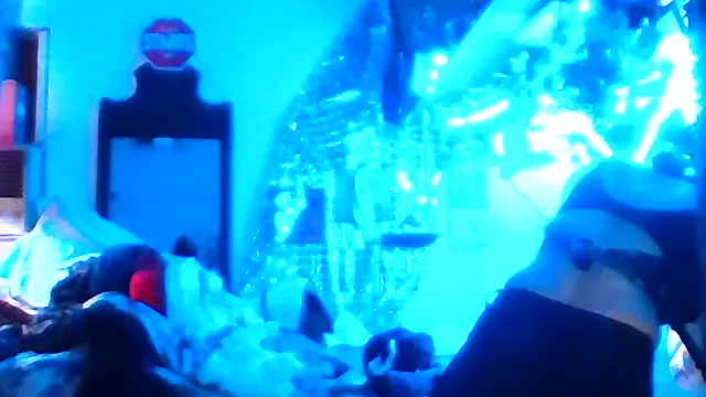 Snapshot of Ambionce chatting on April 13, 2:28 am Ambionce online show from April 13, 2:28 am