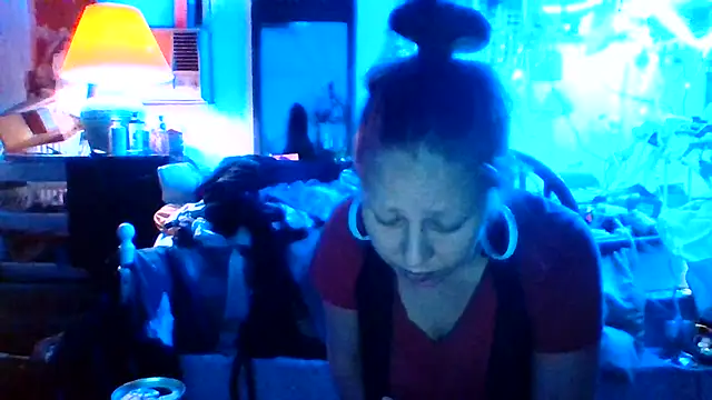 Snapshot of Ambionce chatting on April 14, 2:39 am Ambionce online show from April 14, 2:39 am