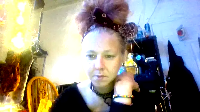 Snapshot of Ambionce chatting on May 27, 3:03 am Ambionce online show from May 27, 3:03 am