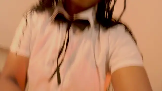 Snapshot of KeisySmith chatting on April 20, 8:32 pm KeisySmith online show from April 20, 8:32 pm