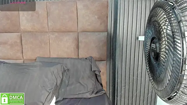 Candy Charls online show from June 1, 7:15 pm