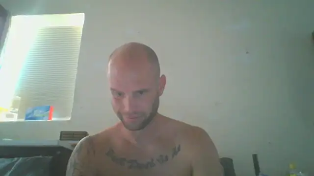 Snapshot of CaptCraker chatting on March 23, 8:35 pm CaptCraker online show from March 23, 8:35 pm