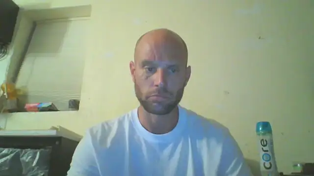 Snapshot of CaptCraker chatting on March 28, 9:53 am CaptCraker online show from March 28, 9:53 am