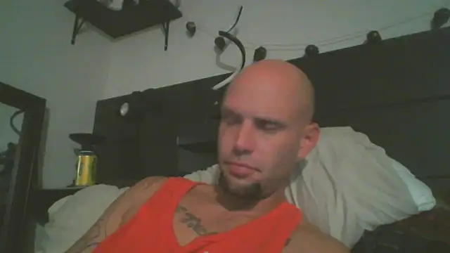 Snapshot of CaptCraker chatting on April 11, 9:24 am CaptCraker online show from April 11, 9:24 am