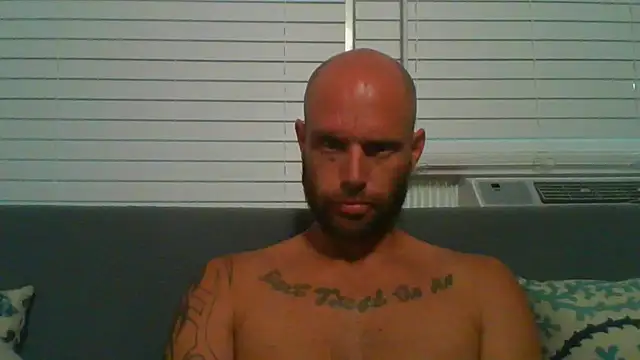 Snapshot of CaptCraker chatting on June 6, 5:23 am CaptCraker online show from June 6, 5:23 am