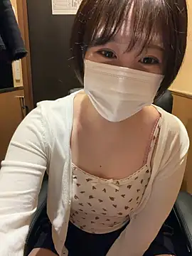 Snapshot of UTATANE_ chatting on March 17, 3:44 am UTATANE online show from March 17, 3:44 am