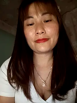 Snapshot of Lucxy-ki6 chatting on April 2, 2:47 pm Lucxy-ki6 online show from April 2, 2:47 pm