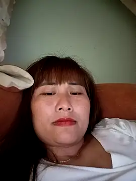 Snapshot of Lucxy-ki6 chatting on April 4, 2:58 pm Lucxy-ki6 online show from April 4, 2:58 pm