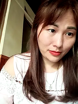 Snapshot of Lucxy-ki6 chatting on April 13, 2:17 am Lucxy-ki6 online show from April 13, 2:17 am
