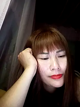 Snapshot of Lucxy-ki6 chatting on April 13, 2:33 pm Lucxy-ki6 online show from April 13, 2:33 pm