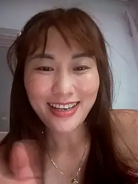 Snapshot of Lucxy-ki6 chatting on April 20, 1:03 pm Lucxy-ki6 online show from April 20, 1:03 pm
