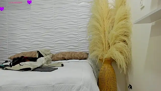 AlondraSoomer online show from May 21, 5:14 am