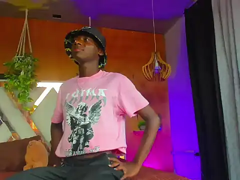 Snapshot of Luca_Sins chatting on March 16, 8:13 pm Luca Sins online show from March 16, 8:13 pm