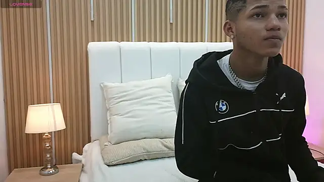Kelvin Josue online show from May 14, 8:26 pm