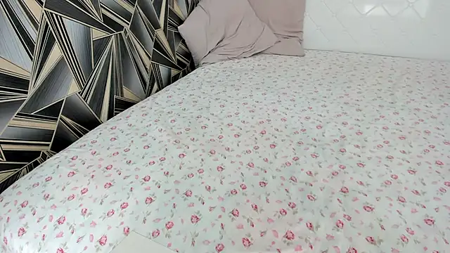 caelestic online show from April 7, 4:57 am