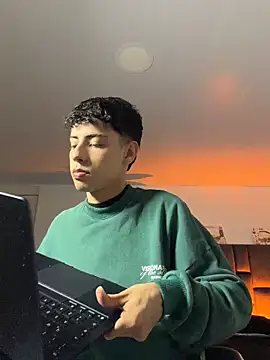 SebastianReed  online show from April 23, 4:46 am
