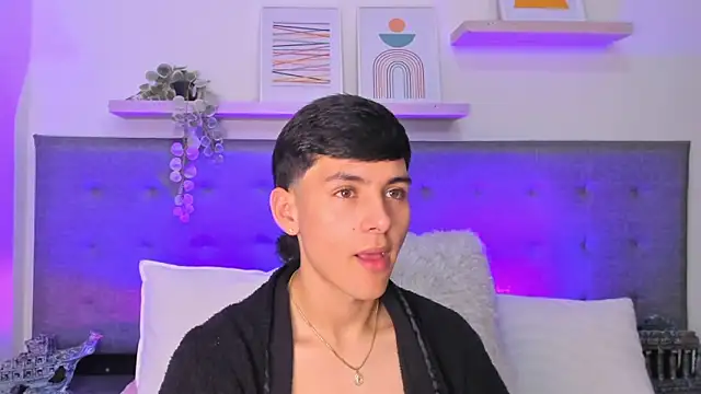 Andrew restrepoo online show from May 27, 3:53 pm