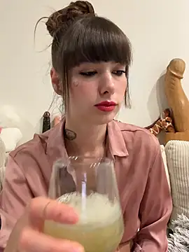 Snapshot of xsugarbabe chatting on May 6, 6:24 pm xsugarbabe online show from May 6, 6:24 pm