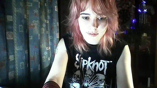 Snapshot of whiny_emo_boi chatting on April 3, 9:13 pm whiny emo boi online show from April 3, 9:13 pm