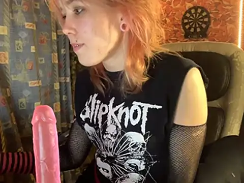 Snapshot of whiny_emo_boi chatting on April 15, 7:58 pm whiny emo boi online show from April 15, 7:58 pm