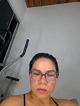 Snapshot of Aila_Phone chatting on March 15, 12:05 am Aila Phone online show from March 15, 12:05 am