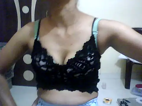 Snapshot of Sonam1186 chatting on May 4, 6:48 pm Sonam1186 online show from May 4, 6:48 pm