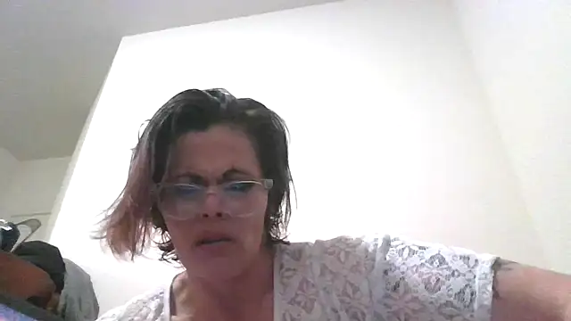 kitty-kitten82 online show from March 24, 5:45 am