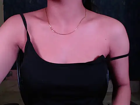 Naughty Nisha19 online show from April 23, 1:57 pm