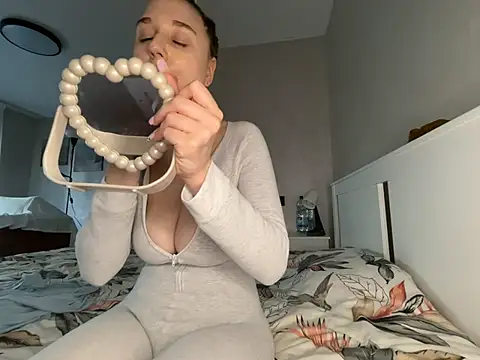 Snapshot of bimboiiii chatting on July 11, 12:41 pm bimboiiii online show from July 11, 12:41 pm