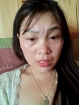 Snapshot of Abi-ni chatting on April 4, 8:12 am Abi-ni online show from April 4, 8:12 am