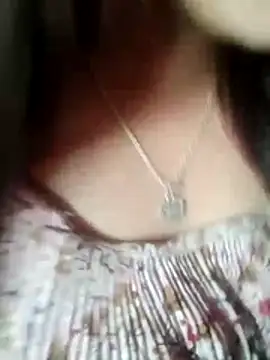 Snapshot of Abi-ni chatting on April 11, 12:48 am Abi-ni online show from April 11, 12:48 am
