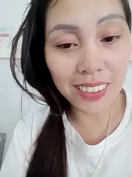 Snapshot of Abi-ni chatting on April 27, 5:16 am Abi-ni online show from April 27, 5:16 am