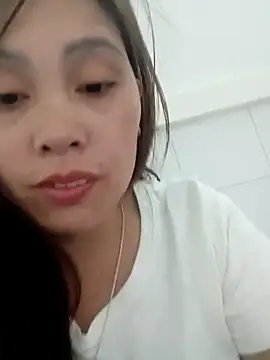 Snapshot of Abi-ni chatting on April 28, 11:54 pm Abi-ni online show from April 28, 11:54 pm